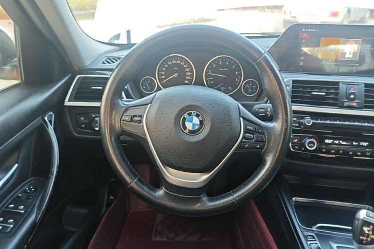 BMW 3 Series 2016 car image #11