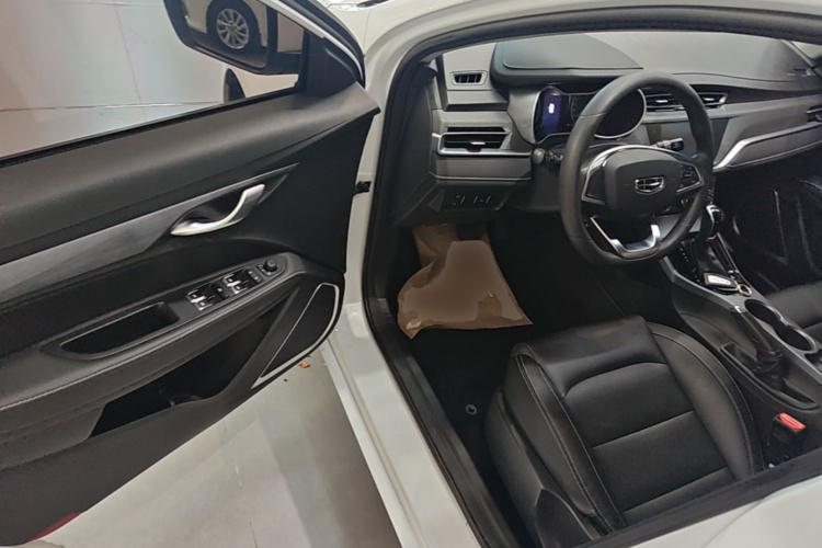 GEELY Emgrand 2022 car image #16