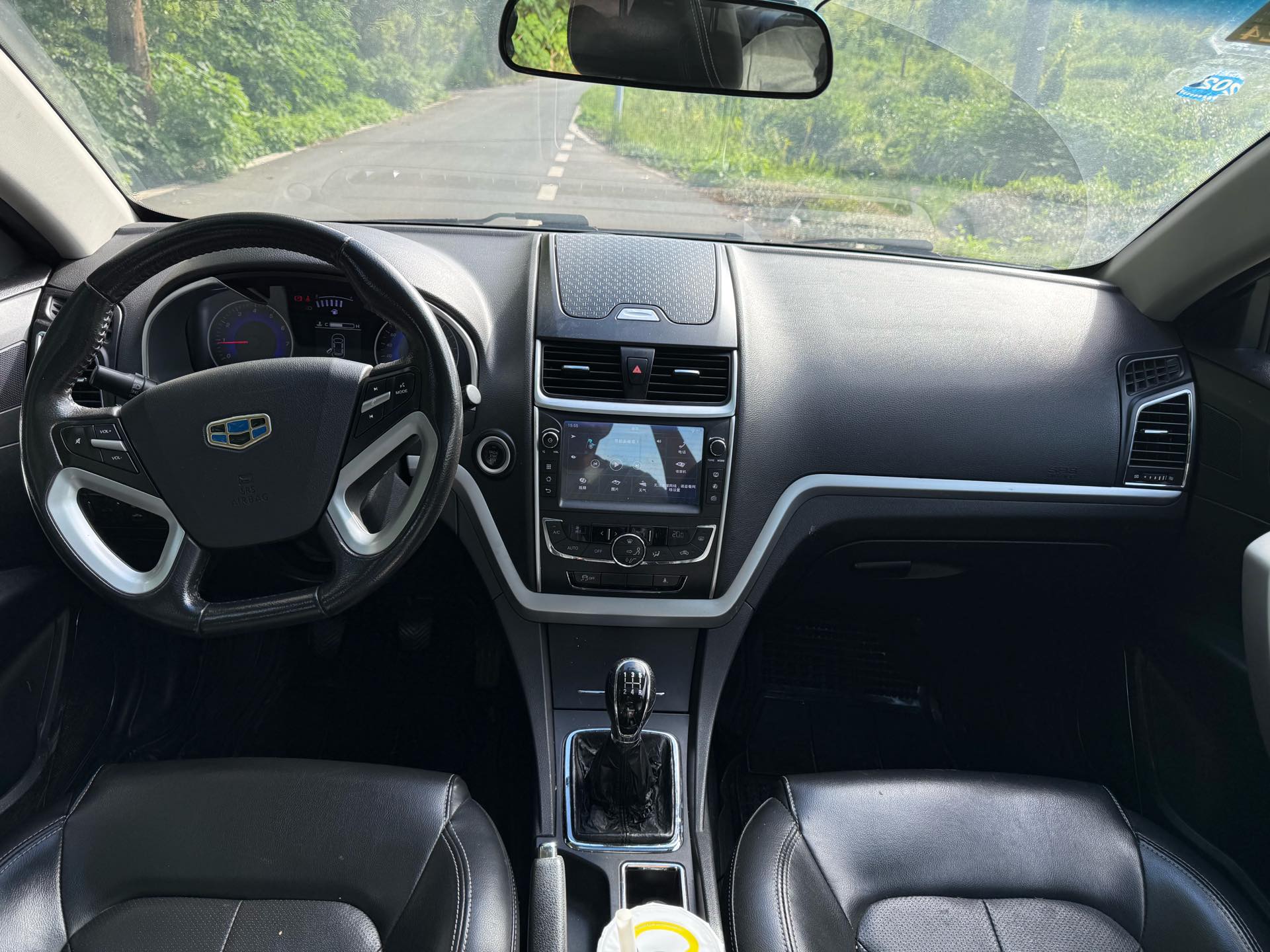 GEELY Emgrand 2016 car image #8