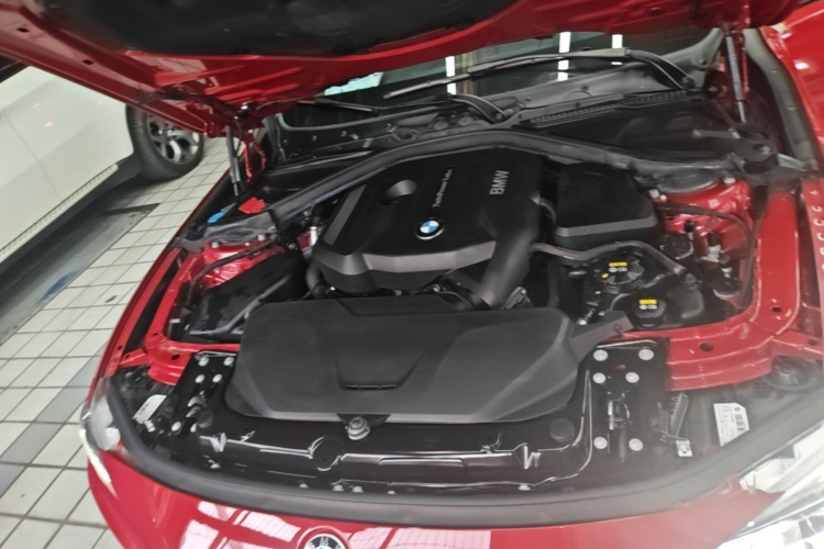 BMW 3 Series 2018 #22 BMW 3 Series 2018 car image #22
