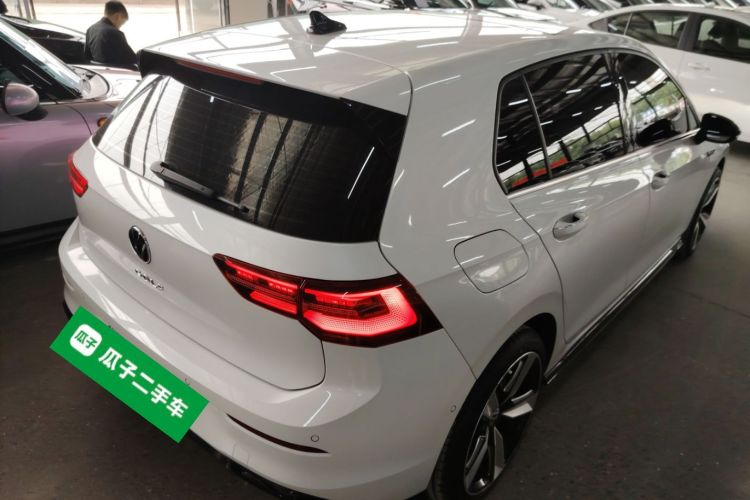 Volkswagen Golf 2023 car image #7