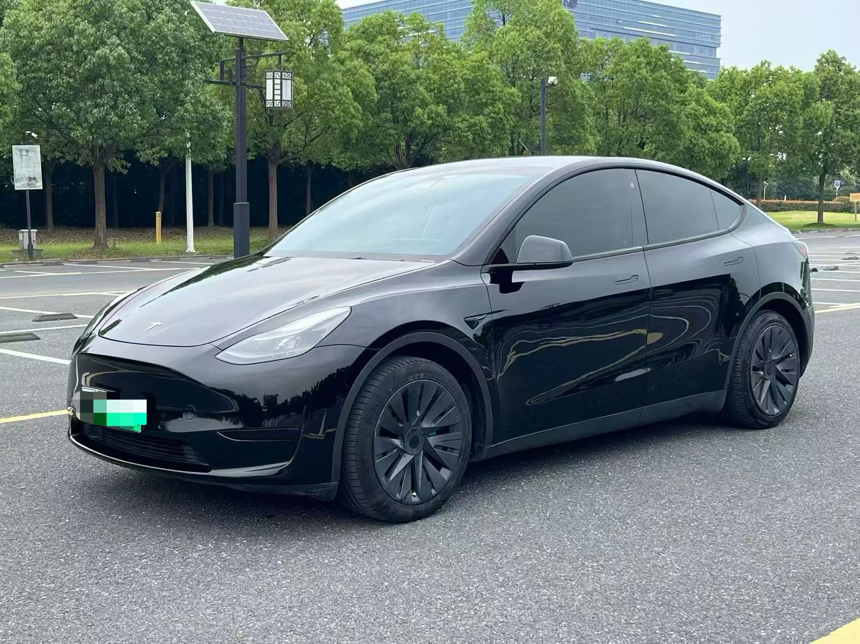 Tesla Model Y 2023 car image 