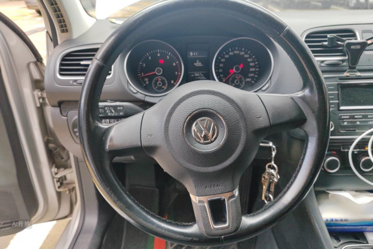 Volkswagen Golf 2013 car image #12
