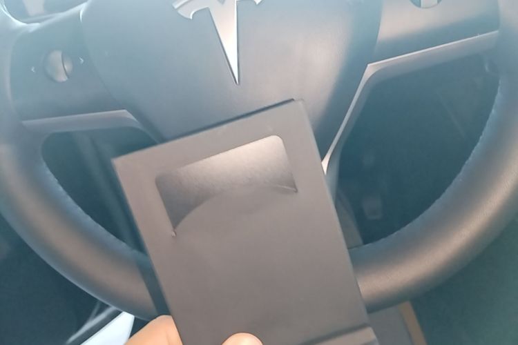 Tesla Model Y 2023 car image #9