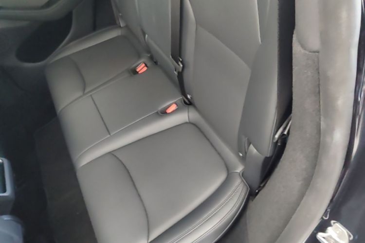 Tesla Model Y 2025 #17 Tesla Model Y 2025 car image #17