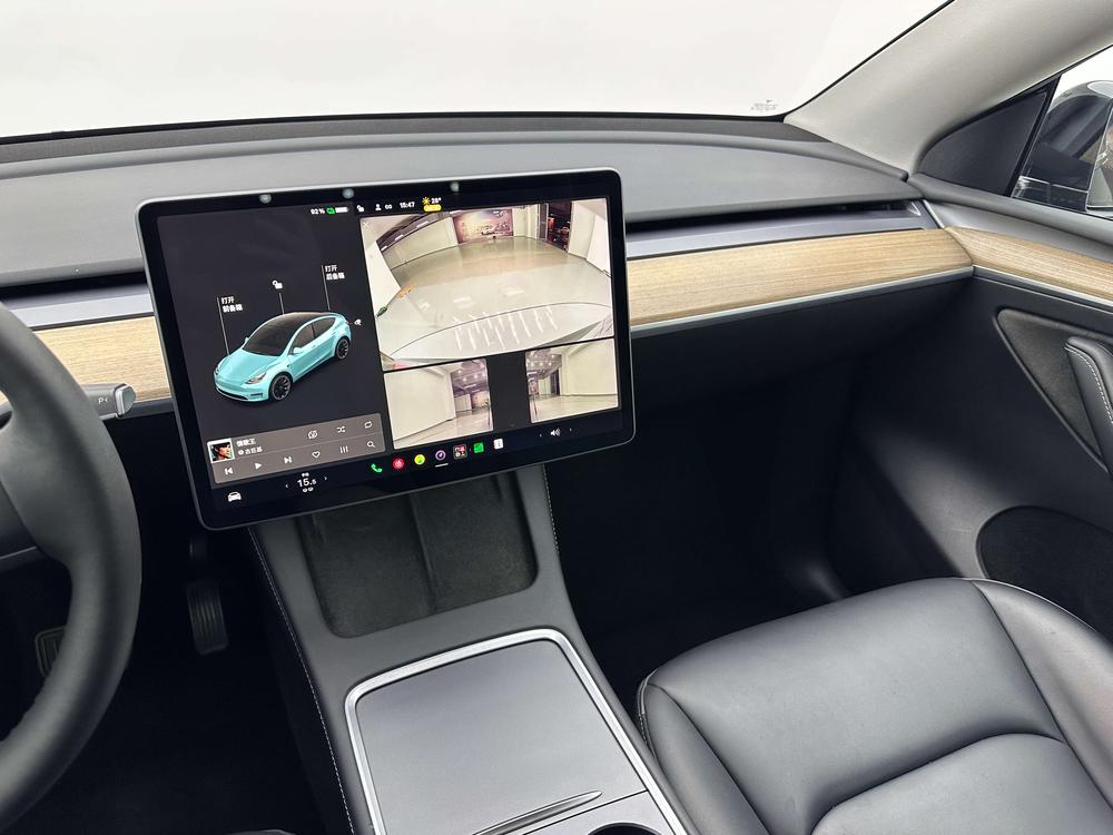 Tesla Model Y 2021 #12 Tesla Model Y 2021 car image #12