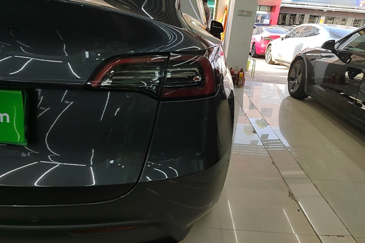 Tesla Model Y 2021 #8 Tesla Model Y 2021 car image #8