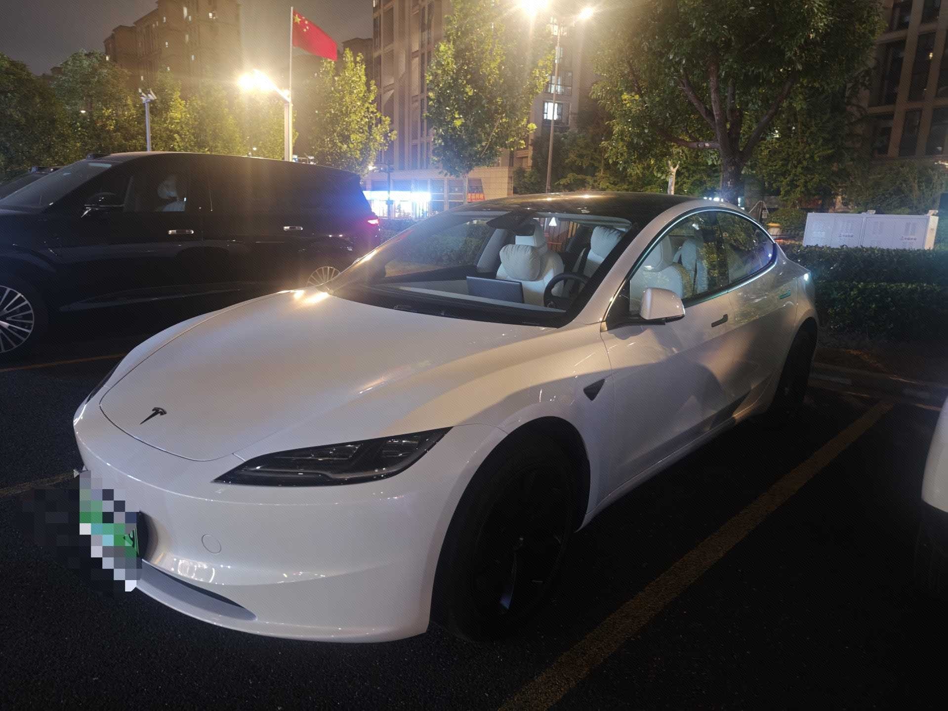 Tesla Model 3 2026 immagine di auto 