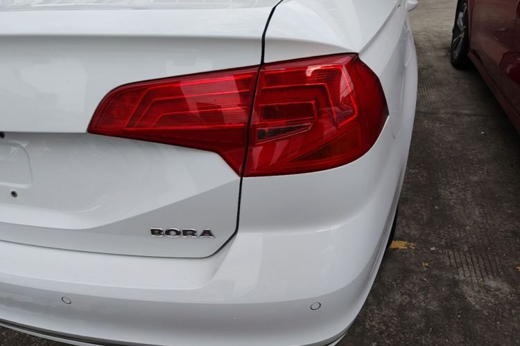 Volkswagen Bora 2016 car image #8