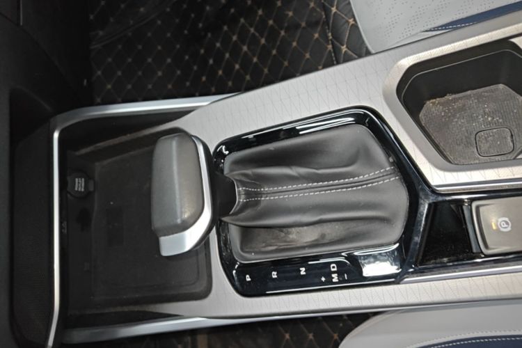 GEELY Emgrand 2021 car image #14