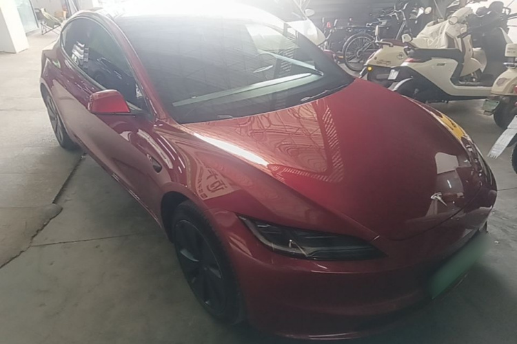 Tesla Model 3 2024 car image #4