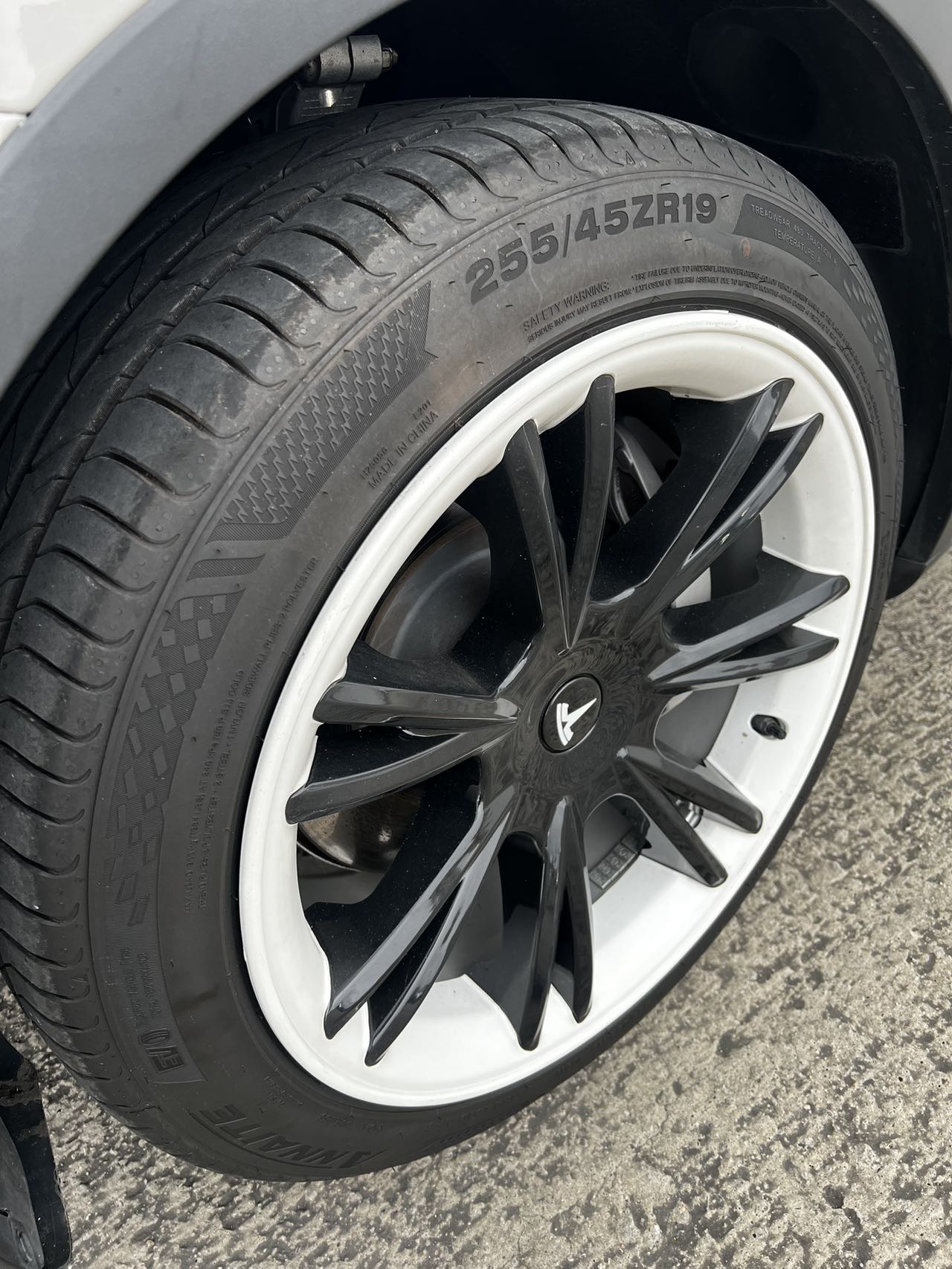 Tesla Model Y 2021 #12 Tesla Model Y 2021 car image #12