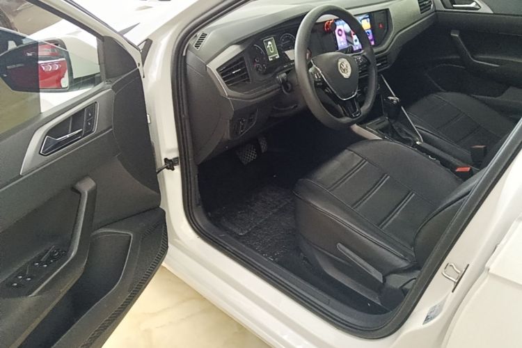 Volkswagen Polo 2020 car image #16