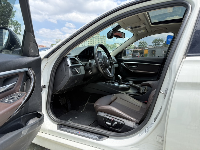 BMW 3 Series 2018 #4 BMW 3 Series 2018 car image #4