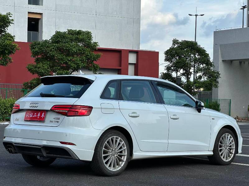 Audi A3 2018 car image #4