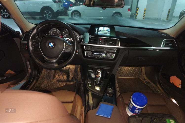 BMW 3 Series 2018 car image #11