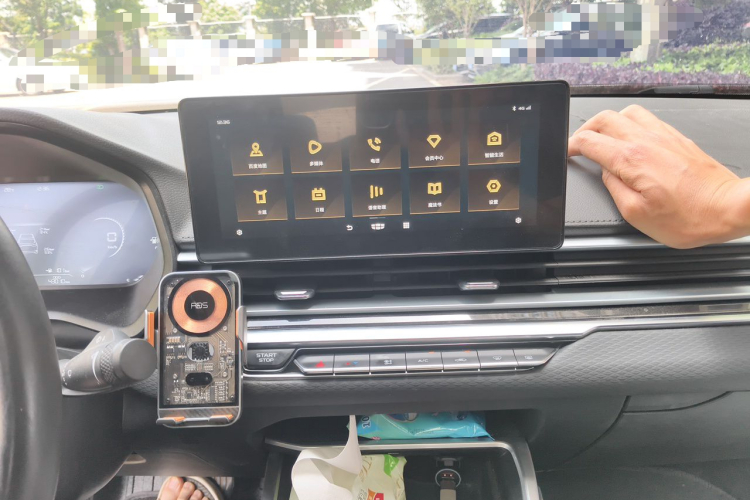 GEELY Emgrand 2021 car image #13