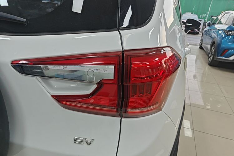 BYD Yuan New Energy 2020 #8 BYD Yuan New Energy 2020 car image #8