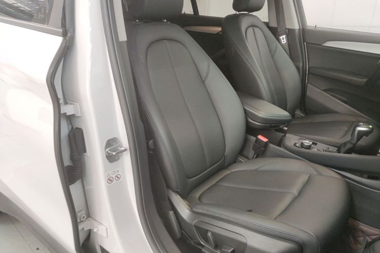 BMW X1 2018 immagine di auto #26