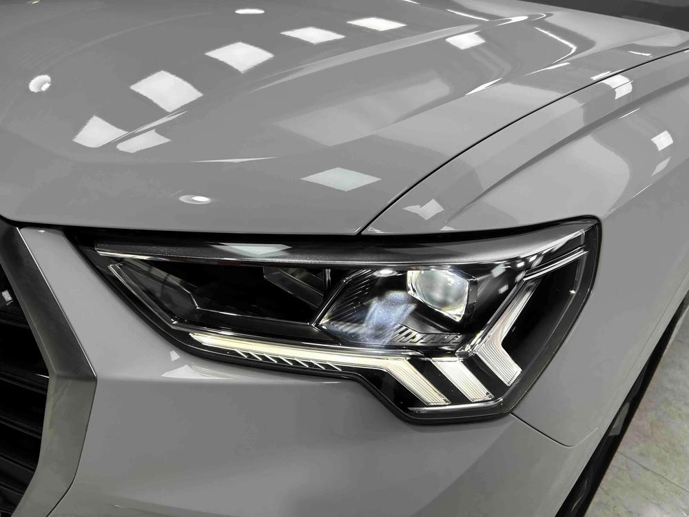 Audi Q3 2022 car image #8