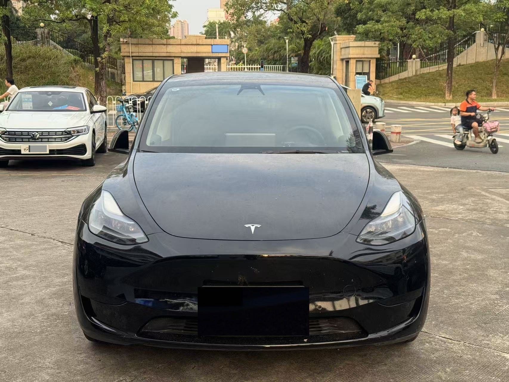 Tesla Model Y 2022 #2 Tesla Model Y 2022 car image #2