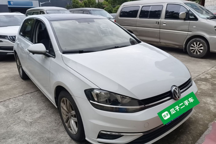 Volkswagen Golf 2019 car image #4