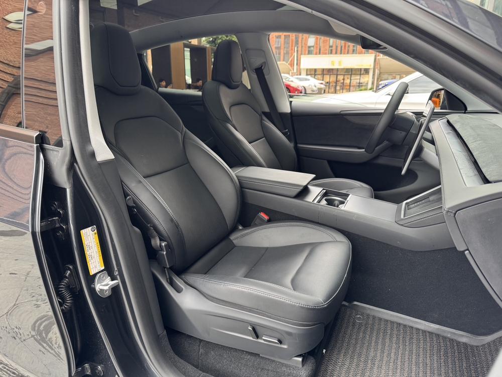 Tesla Model Y 2025 #19 Tesla Model Y 2025 car image #19