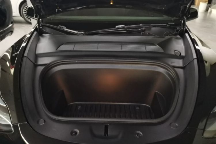 Tesla Model Y 2023 #20 Tesla Model Y 2023 car image #20