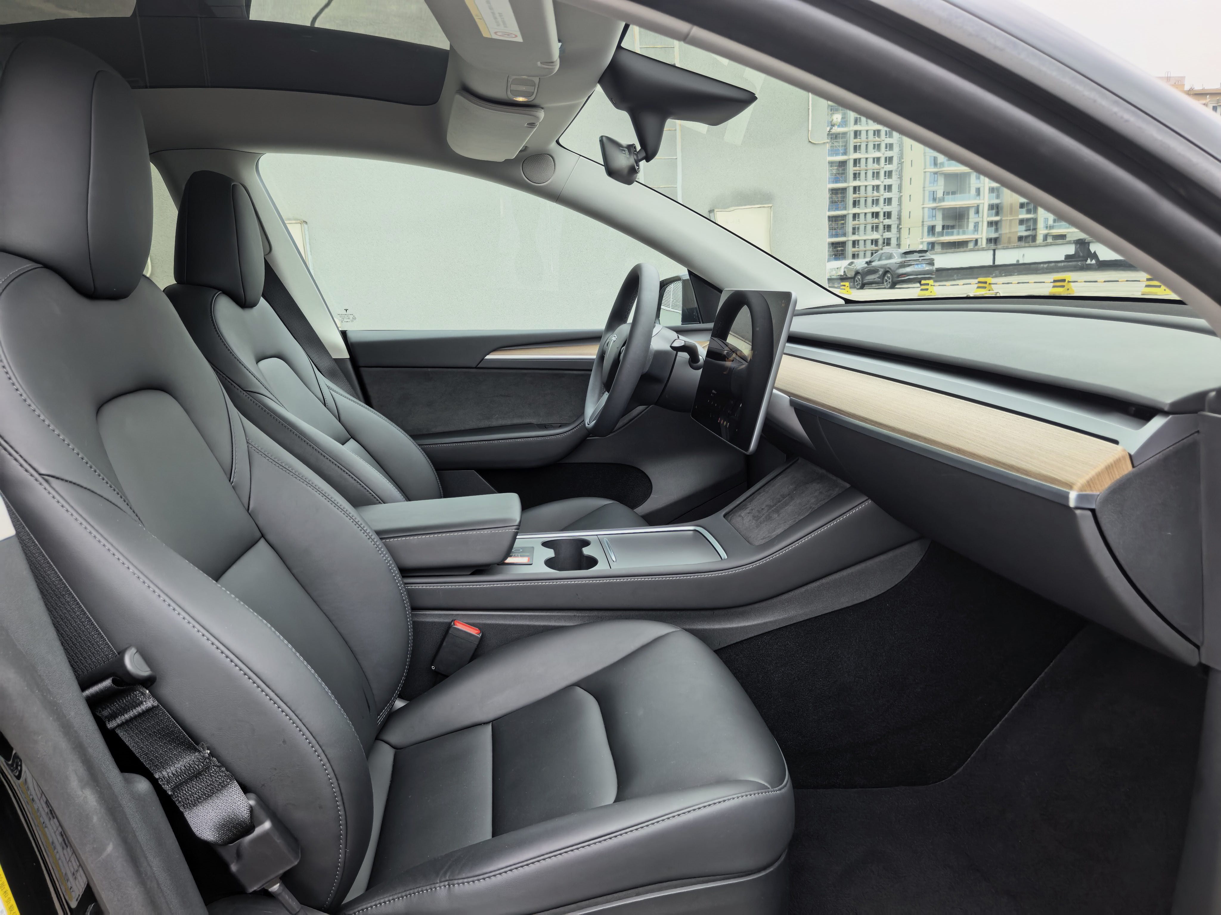Tesla Model Y 2022 car image #7