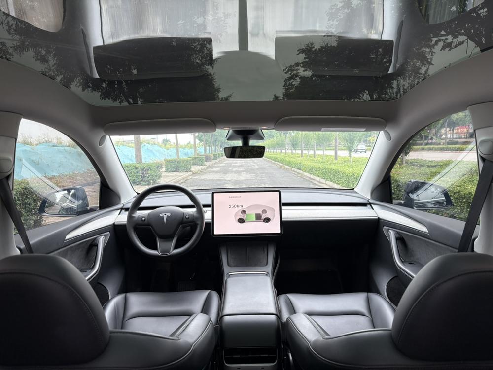 Tesla Model Y 2024 car image #8