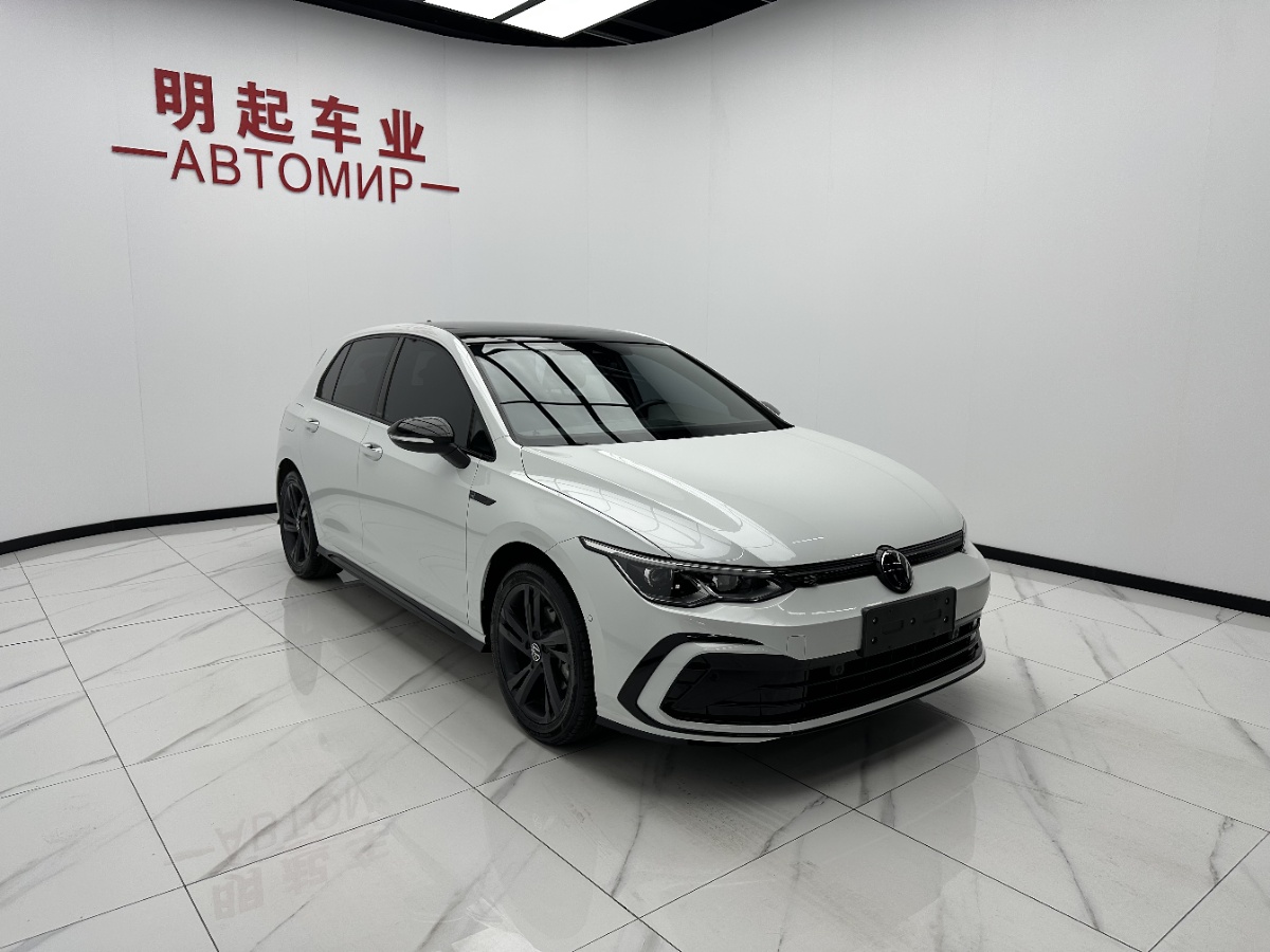 Volkswagen Golf 2022 car image #3