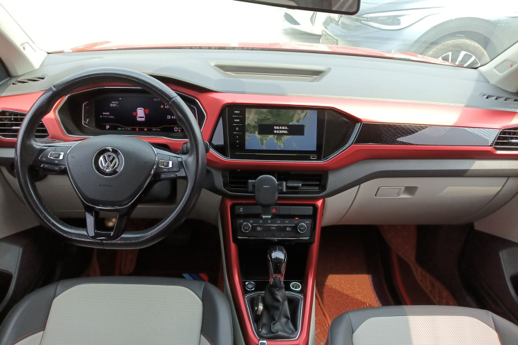 Volkswagen T-Cross 2020 car image #10