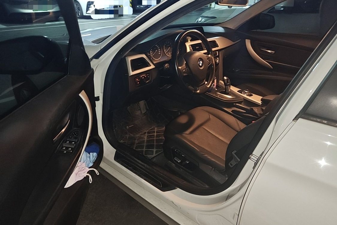 BMW 3 Series 2015 car image #25
