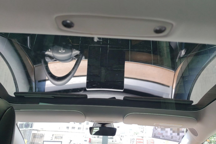 Tesla Model 3 2021 car image #18