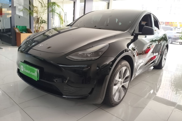 Tesla Model Y 2023 #2 Tesla Model Y 2023 car image #2