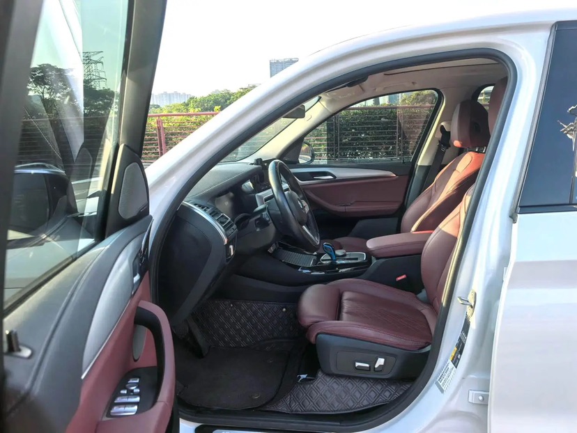 BMW iX3 2023 car image #4
