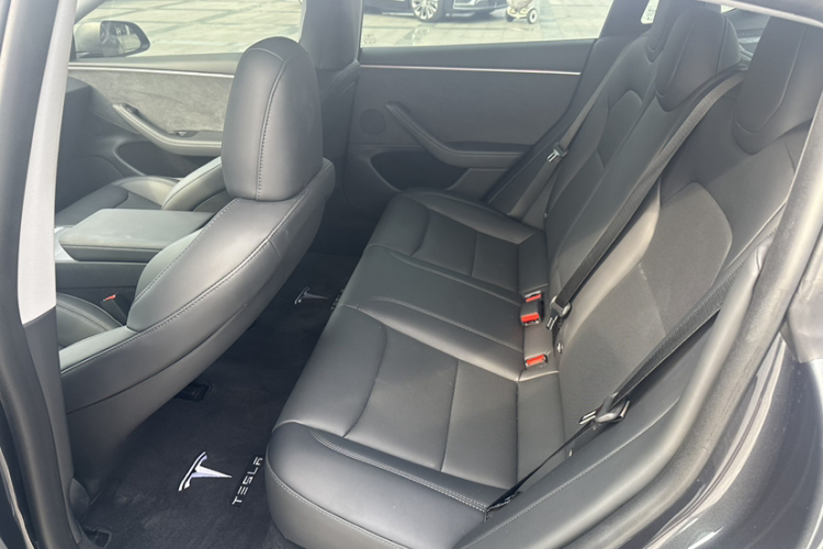 Tesla Model 3 2024 car image #19
