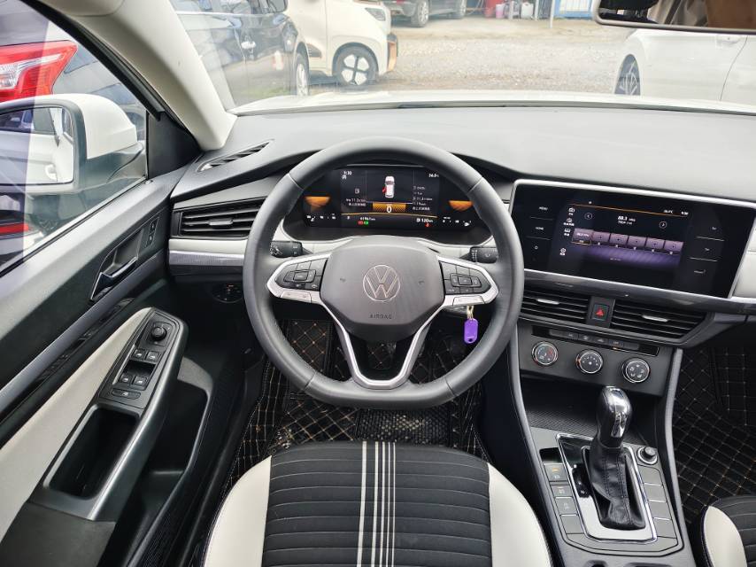 Volkswagen Bora 2024 car image #8