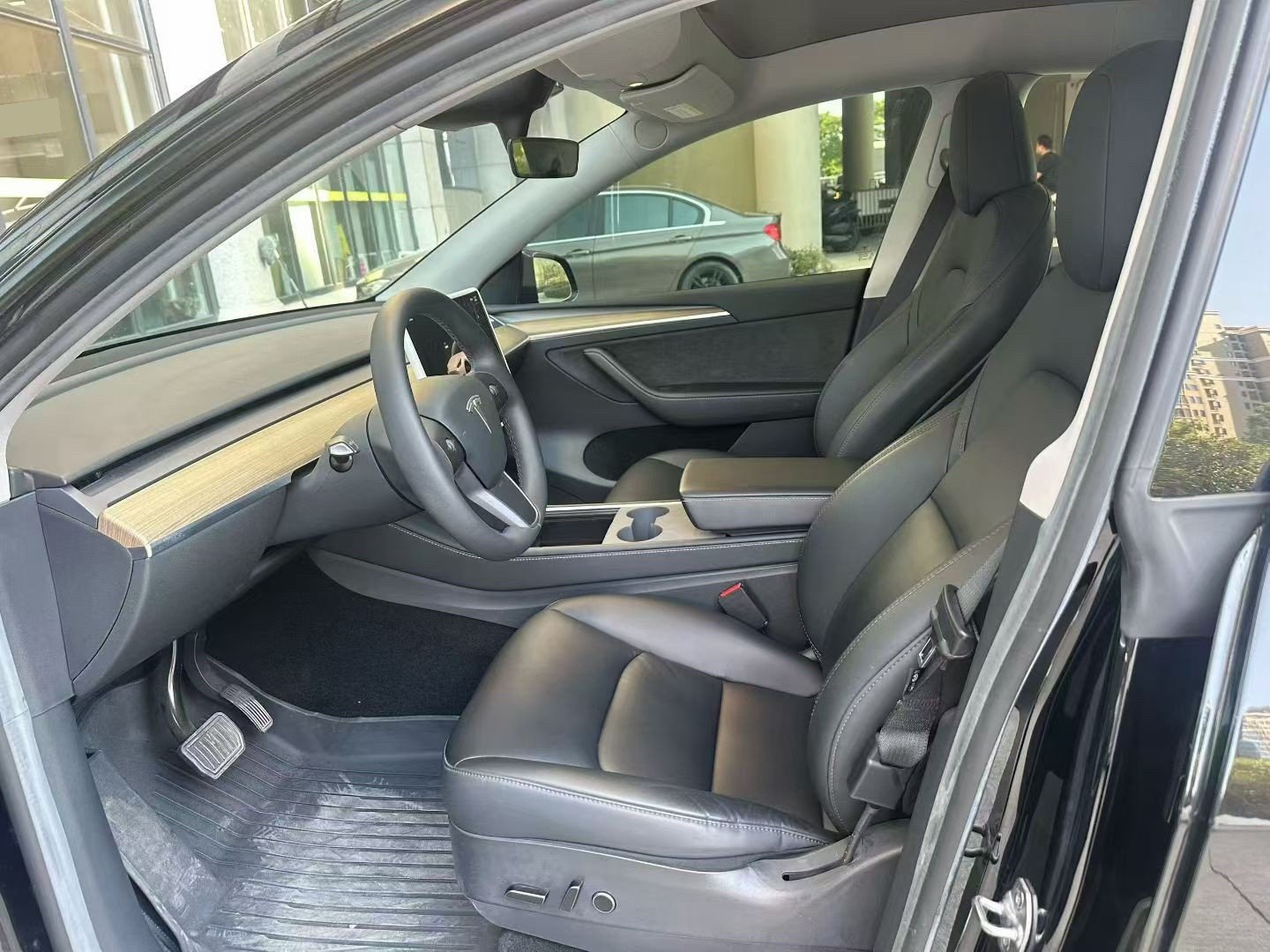 Tesla Model Y 2022 #2 Tesla Model Y 2022 car image #2