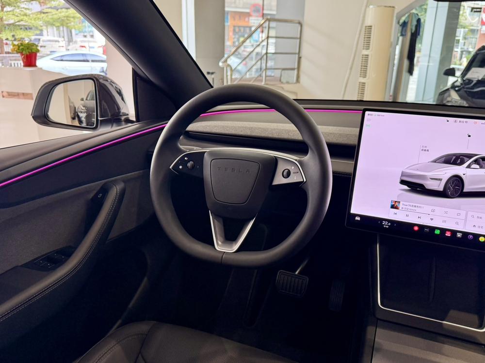 Tesla Model Y 2026 #13 Tesla Model Y 2026 car image #13