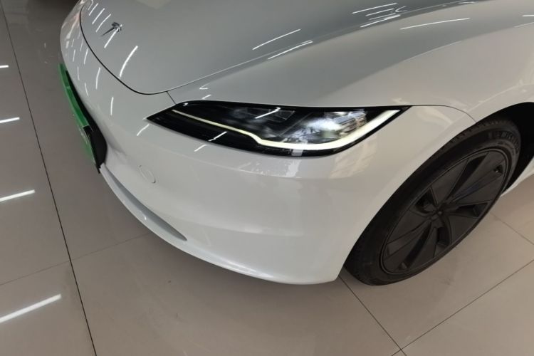 Tesla Model 3 2024 صورة سيارة #21