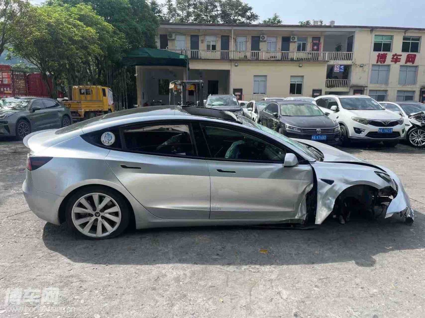 Tesla Model 3 2021 car image #14