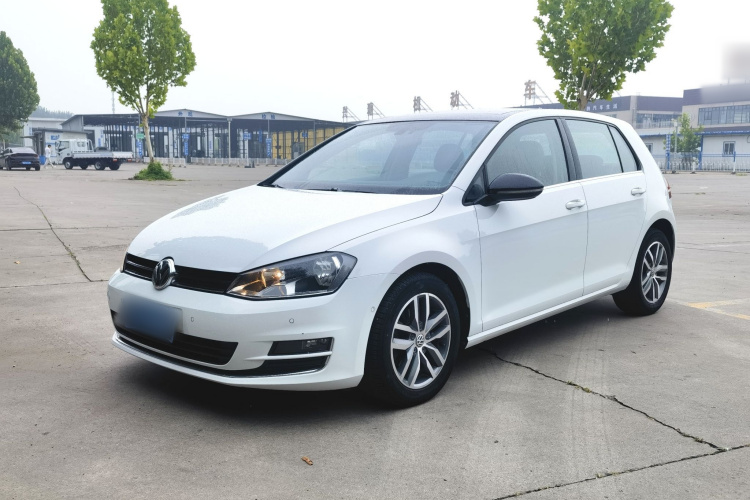 Volkswagen Golf 2017 car image #2