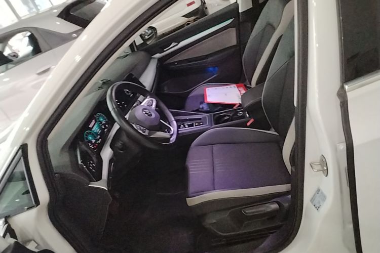 Volkswagen Golf 2022 car image #15