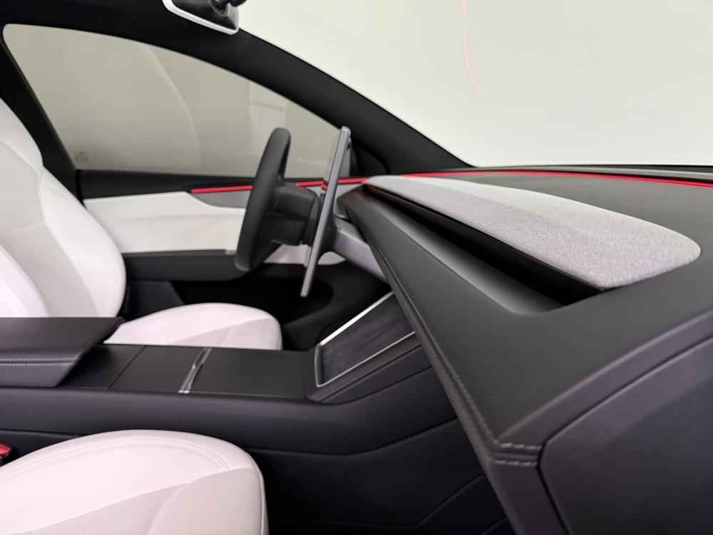 Tesla Model Y 2026 #12 Tesla Model Y 2026 car image #12