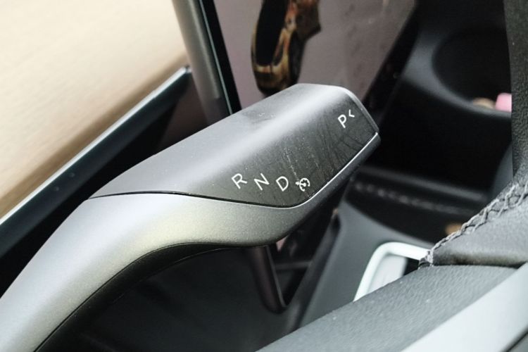 Tesla Model Y 2021 #18 Tesla Model Y 2021 car image #18