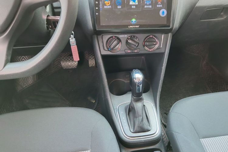 Volkswagen Polo 2018 image de voiture #14