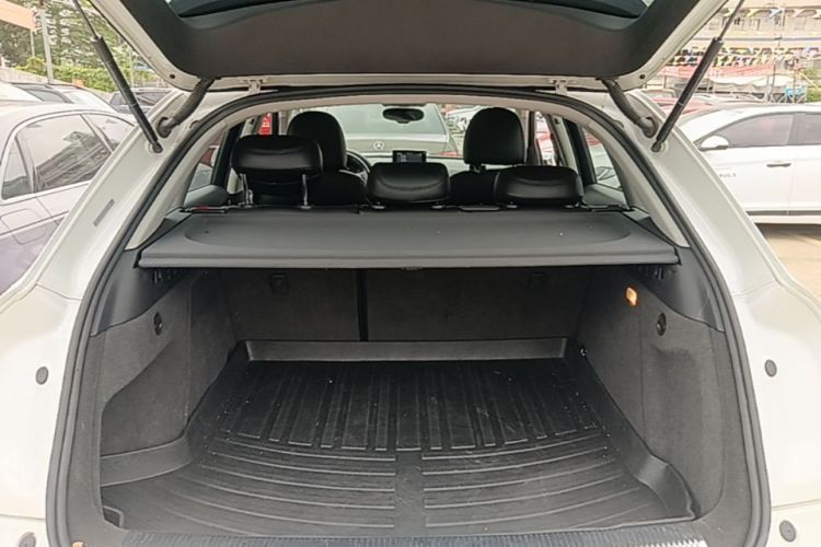 Audi Q3 2016 car image #21