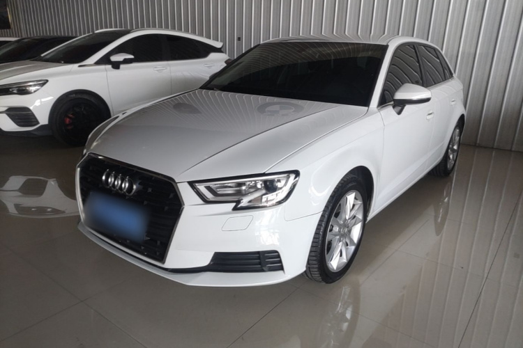Audi A3 2018 immagine di auto #2