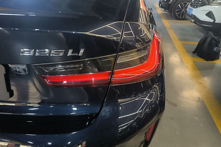 BMW 3 Series 2025 صورة سيارة #8